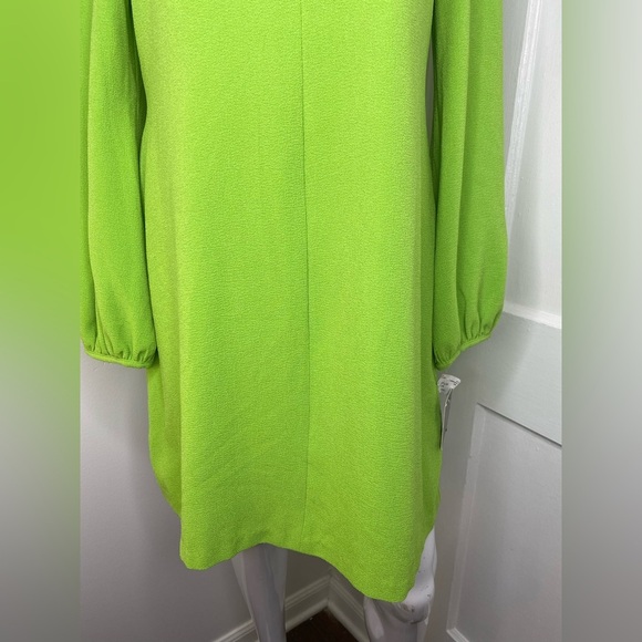 JUST…TAYLOR NWT Vibrant Lime Green V-Neck Dress - Picture 3 of 7
